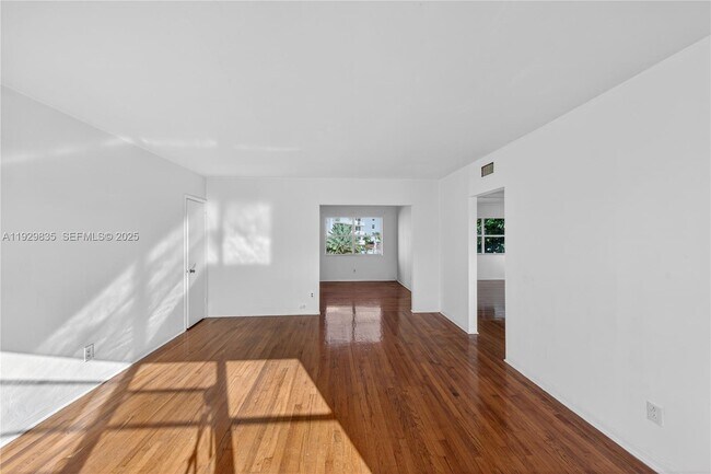 Building Photo - 160 S Shore Dr