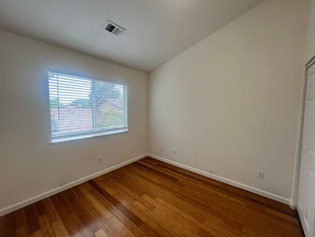 Building Photo - Beautiful 3-Bedroom Home for Rent – Prime ...