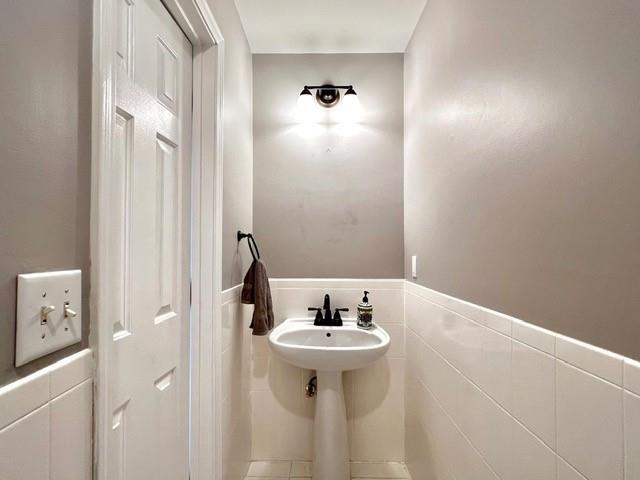 Building Photo - 2760 Stewart Ct