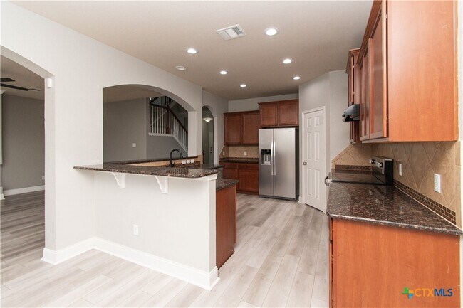 Building Photo - 7001 Cokui Dr