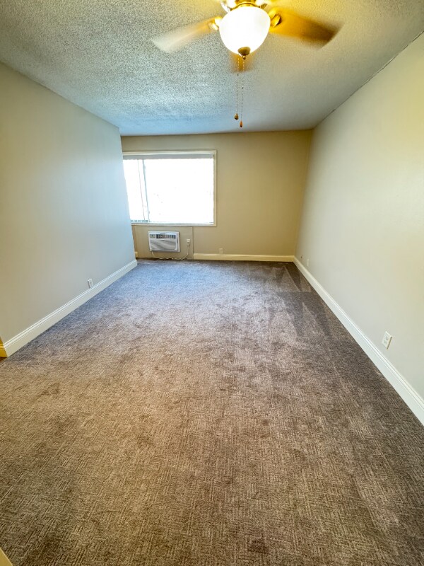 Building Photo - 1810 E St