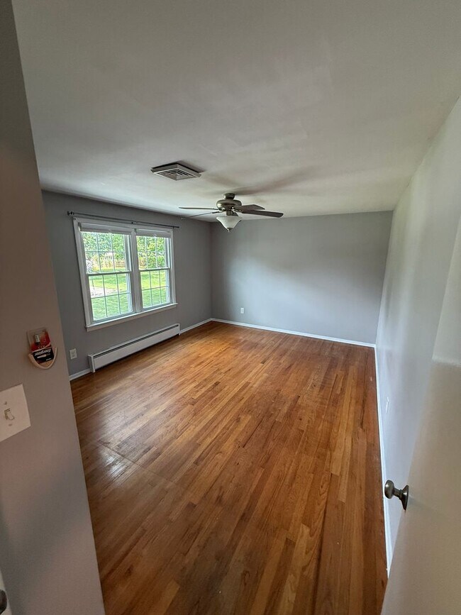 Building Photo - 3 Bd/1.5 Bath Twin Home in Perkasie Boro