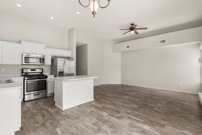 Building Photo - 8416 Magenta Rd NW