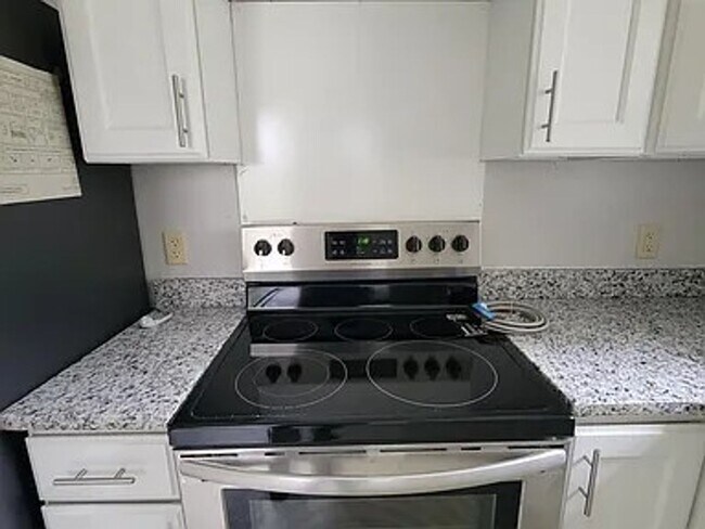 Building Photo - Now Available – Beautifully Remodeled 3BR Home Near Downtown Winston-Salem