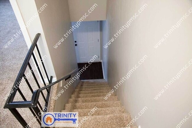 Building Photo - Must See! Beautiful Two Bedroom