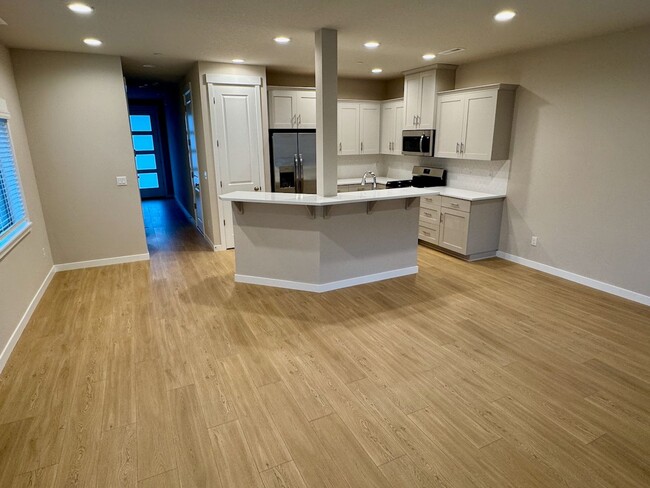 Building Photo - Brand New! 3 Bedroom / 2 Bath Townhome wit...