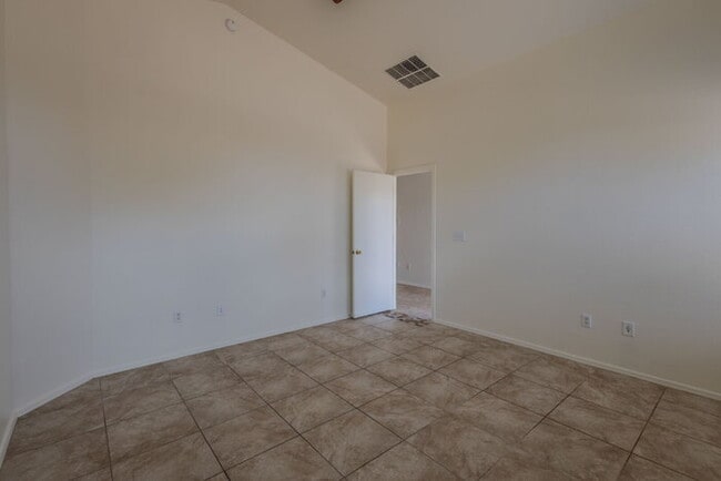 Building Photo - Rancho Sahuarita