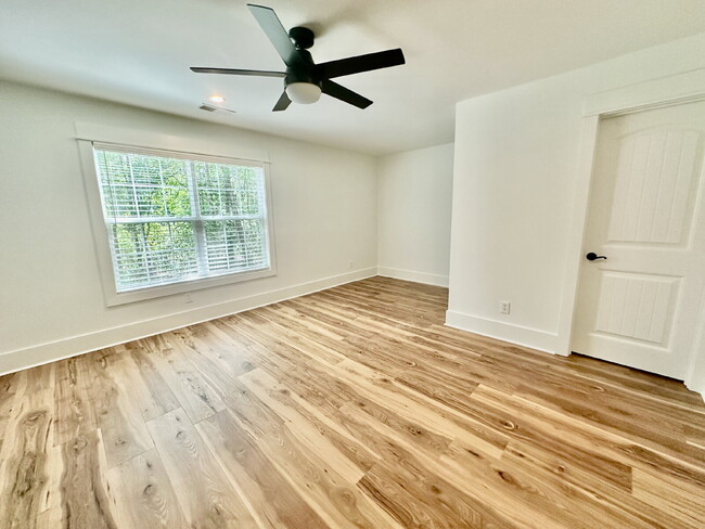 Building Photo - Stunning Four Bedroom Low Country Home in ...