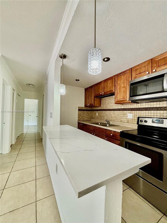 Building Photo - 4650 NW 79th Ave