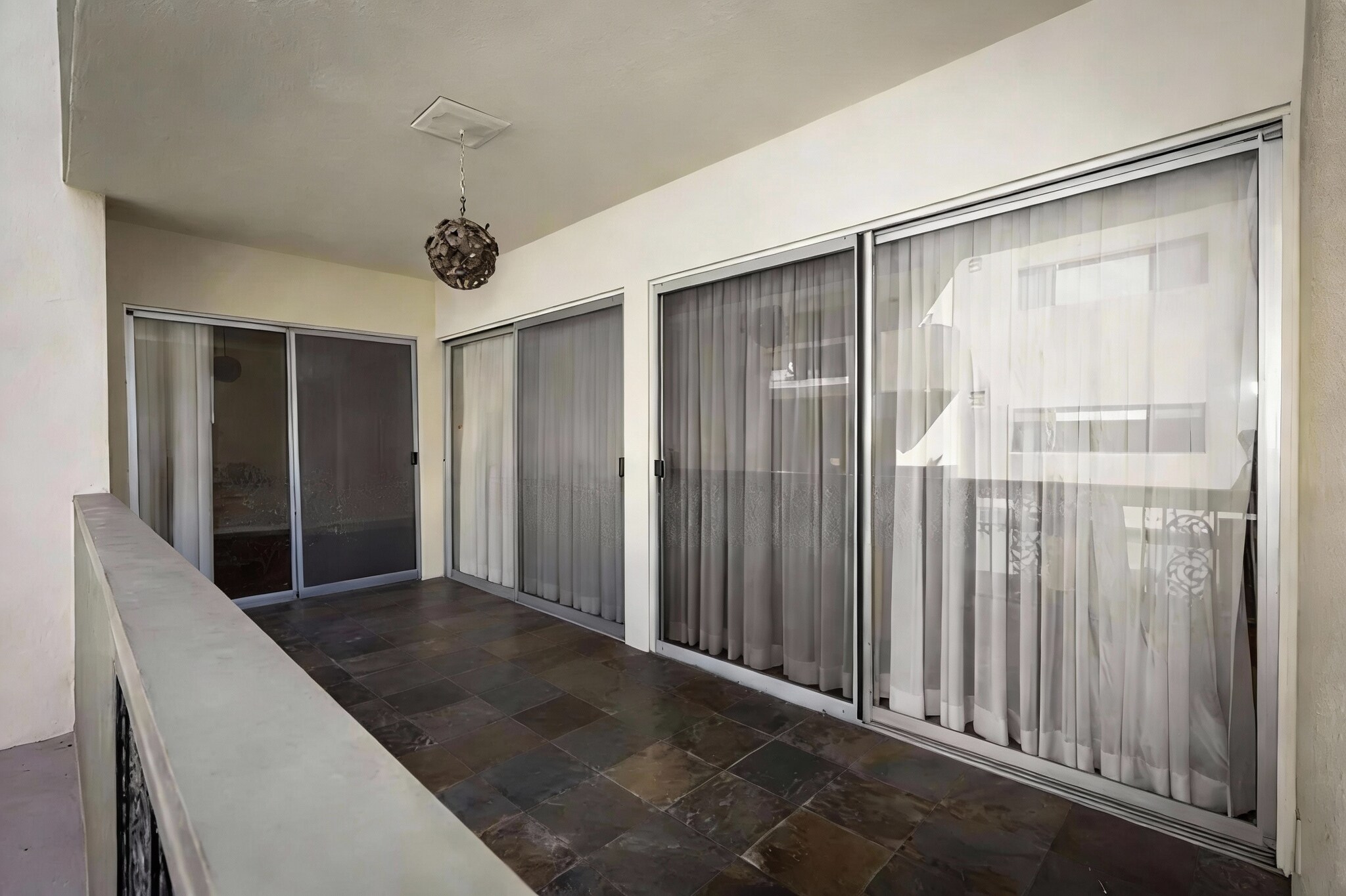 Balcony - 11970 Montana Ave