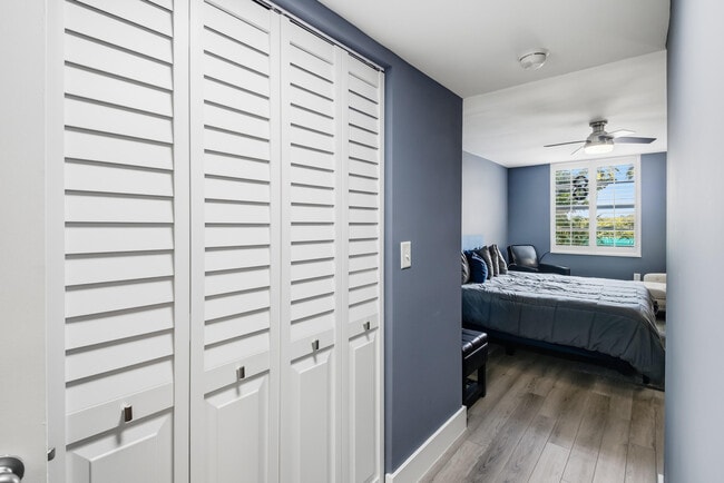 Building Photo - 520 SE 5 Ave