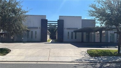 Building Photo - 36 36th St