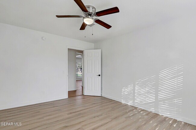 Building Photo - 4828 Ballerina Dr