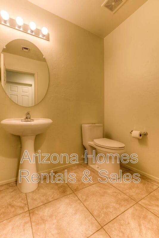 Building Photo - 6413 S Woodland Hills Dr