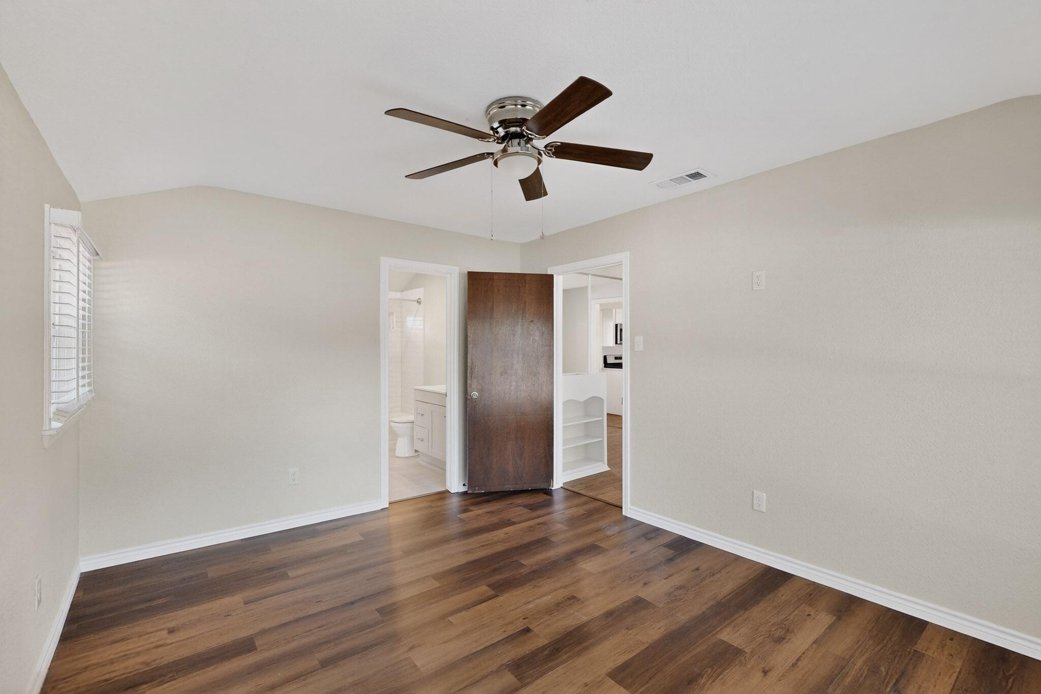 Building Photo - 2207 Housley Dr