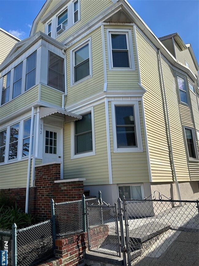 Building Photo - 192 Kearny Ave