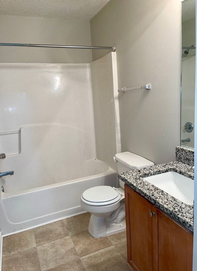 Building Photo - Now Available!  Updated  3/2.5 Townhome In...