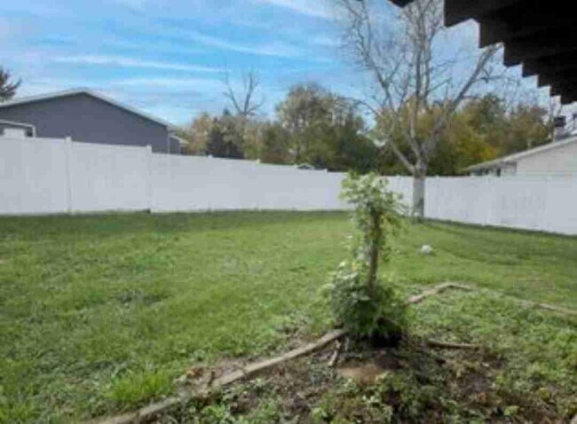 Building Photo - 401 Georgia Pkwy