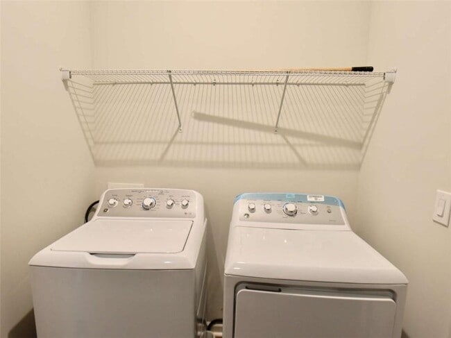 Building Photo - 809 Cameron Trl