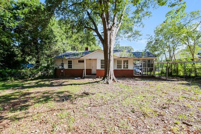 Building Photo - 606 Fleetwood Cir