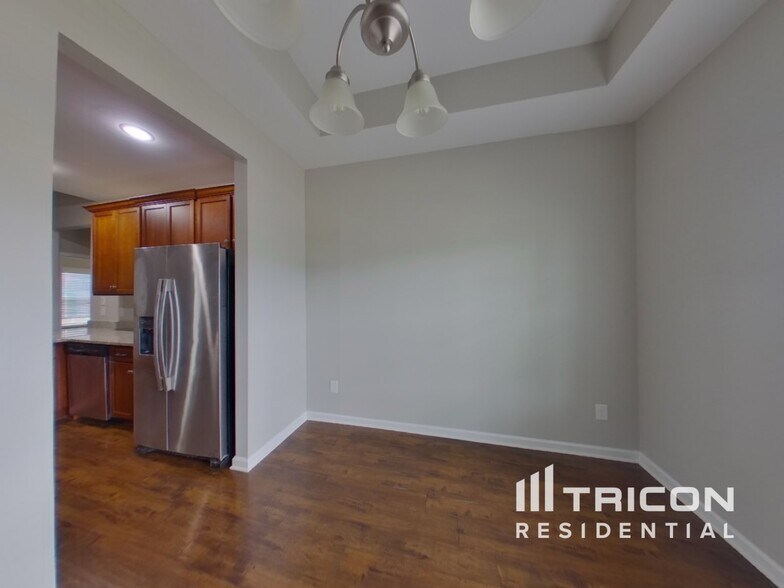Building Photo - 814 Ellyson Dr
