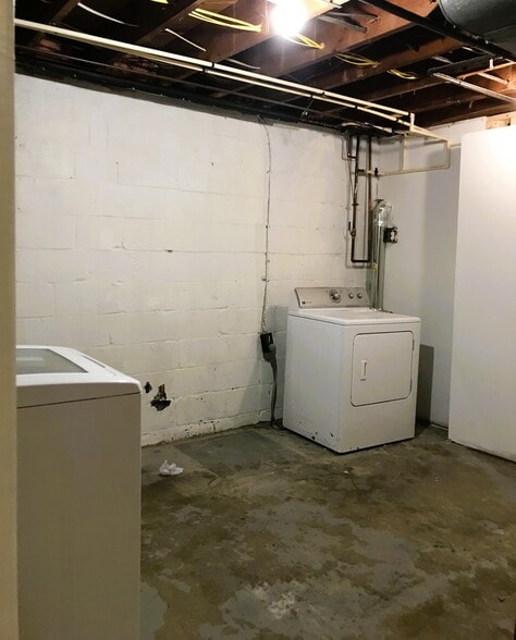 storage room, plenty of space - 4805 Randolph Dr