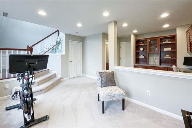 Building Photo - 12729 Vanderhorst St