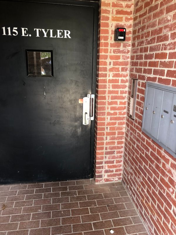 Building Photo - 115 E Tyler St