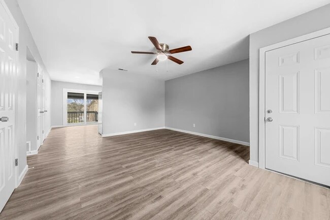 Living room - 124 Wind Ridge Dr