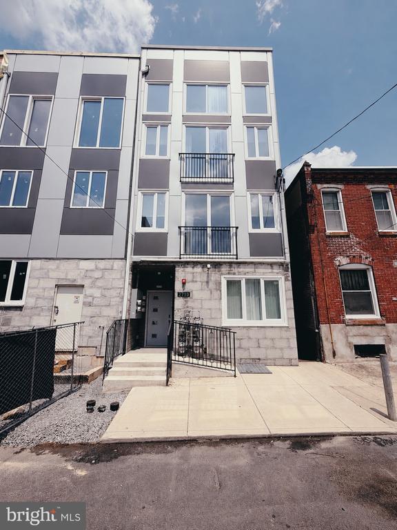 Building Photo - 2720 W Thompson St