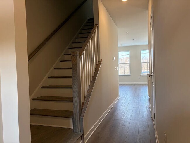 Building Photo - 101 Abramo Victor Dr