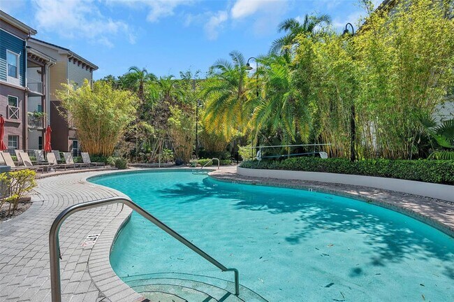 Building Photo - 520 S Armenia Ave