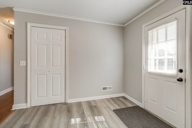 Building Photo - 7712 Burdell Dr