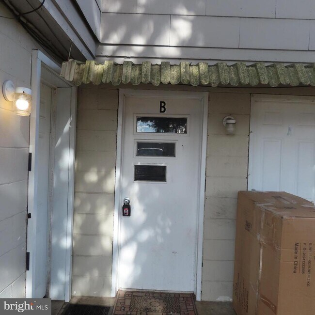 Building Photo - 11601 Buchanan Trail E