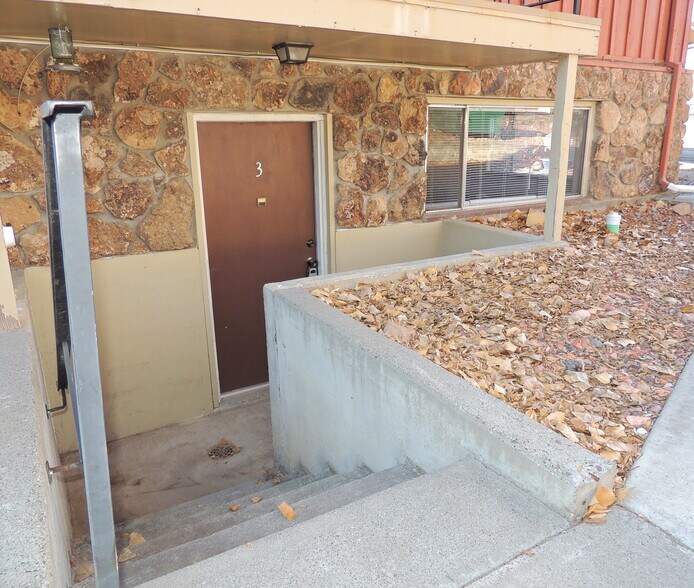 Building Photo - 208 Park Dr