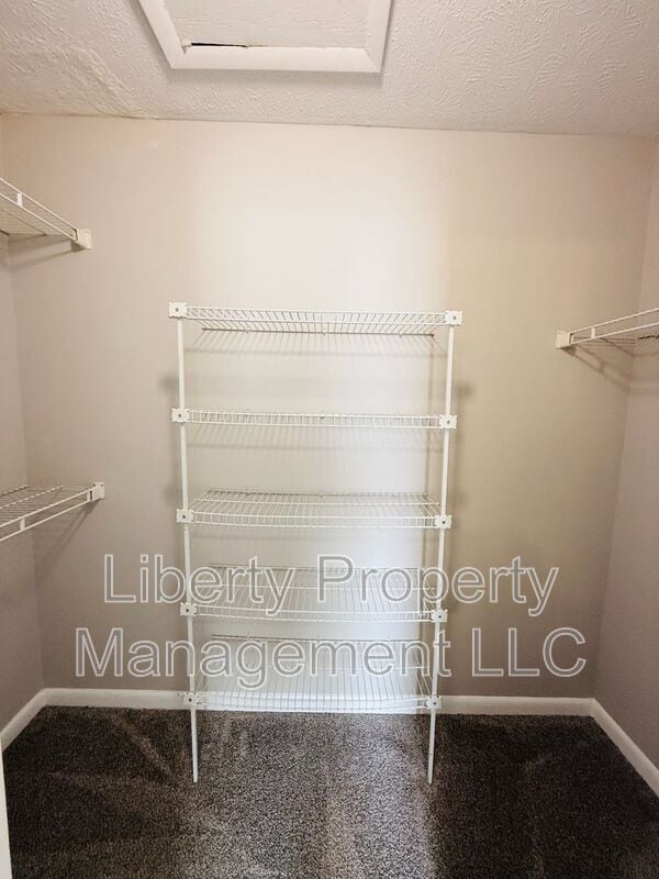 Building Photo - 664 Bartons Landing Pl
