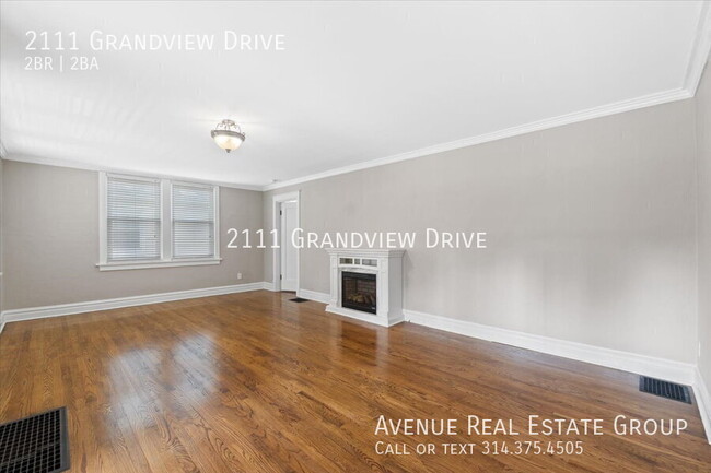 Building Photo - 2111 Grandview Dr