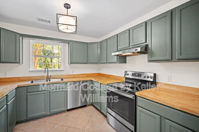 Building Photo - 7 Grandiflora Ln