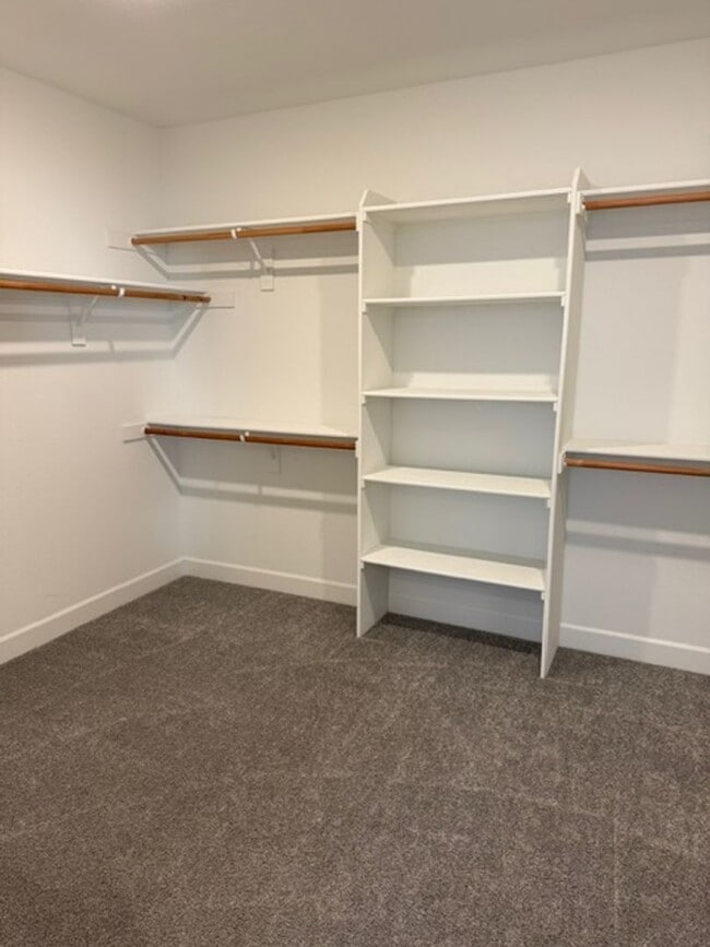 Building Photo - Beautiful home in Northlake!