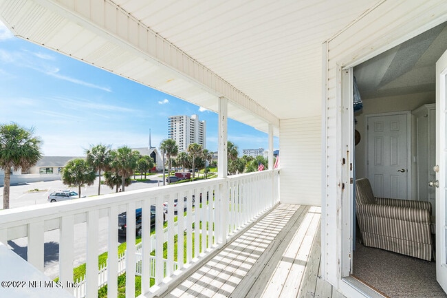 Building Photo - 2102 First St