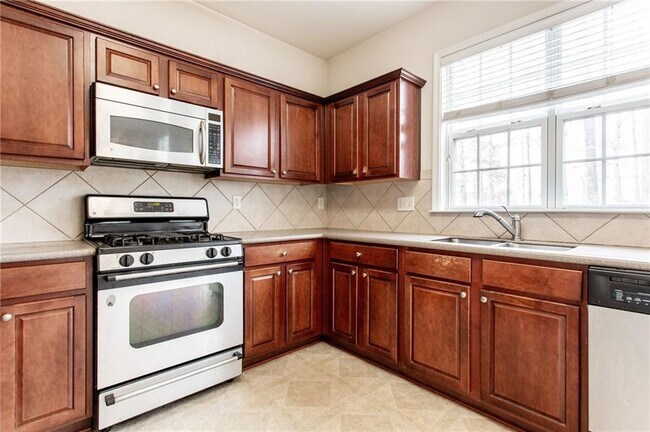 Building Photo - 910 Wendlebury Ct