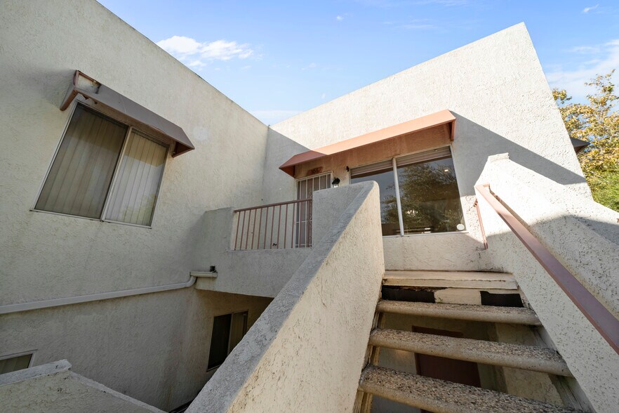 Building Photo - 12411 Osborne St