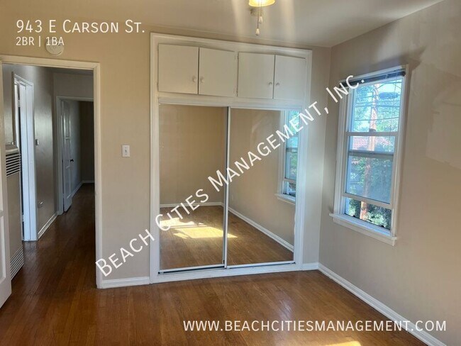 Building Photo - 943 E Carson St