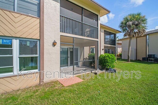 Building Photo - 16881 Davis Rd
