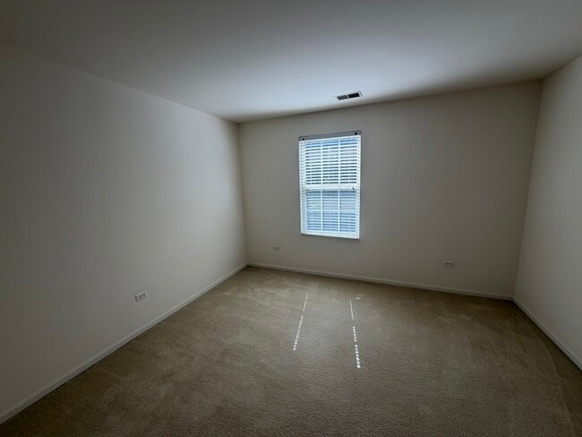 Building Photo - 2503 Oak Tree Ln