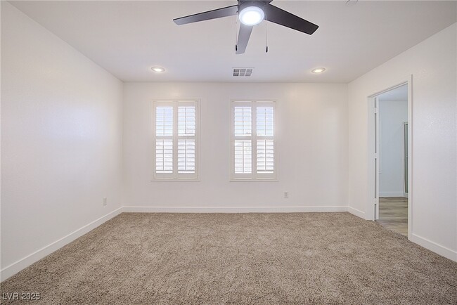 Building Photo - 2120 Waterlily View St