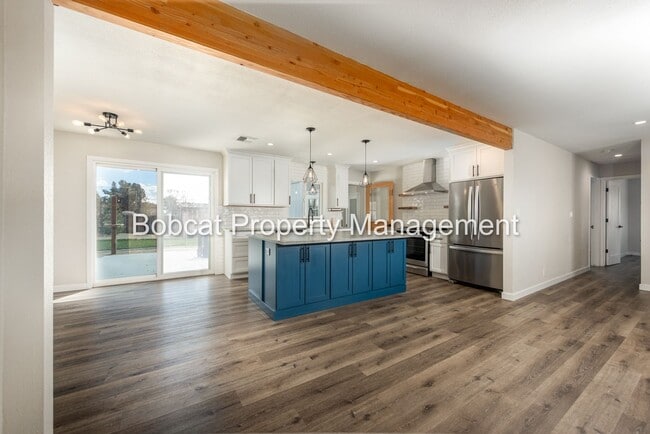 Building Photo - Fully Renovated 2-Bedroom Home in the Heart of Gardnerville