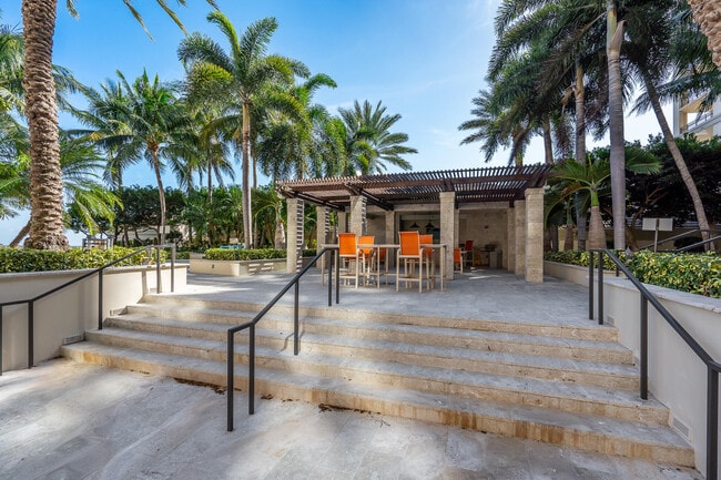 Building Photo - 550 Okeechobee Blvd