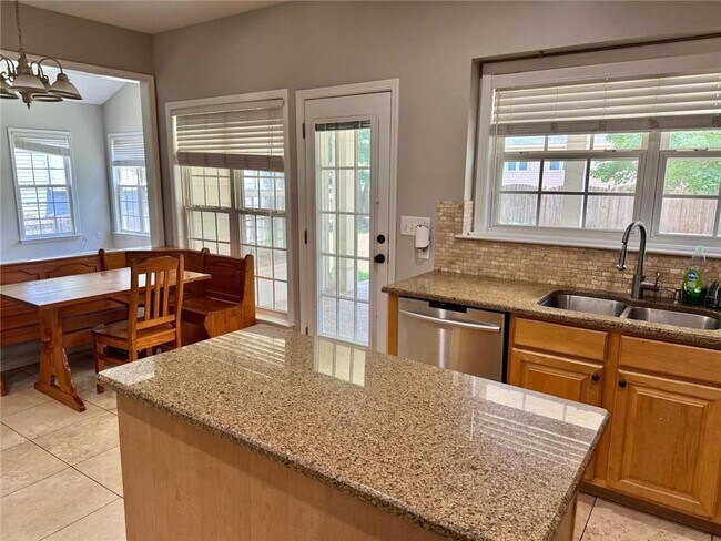 Building Photo - 230 Albrighton Ct
