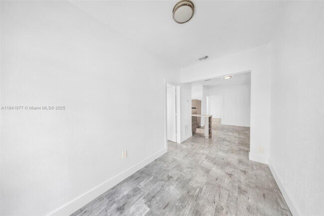 Building Photo - 130 Antiquera Ave